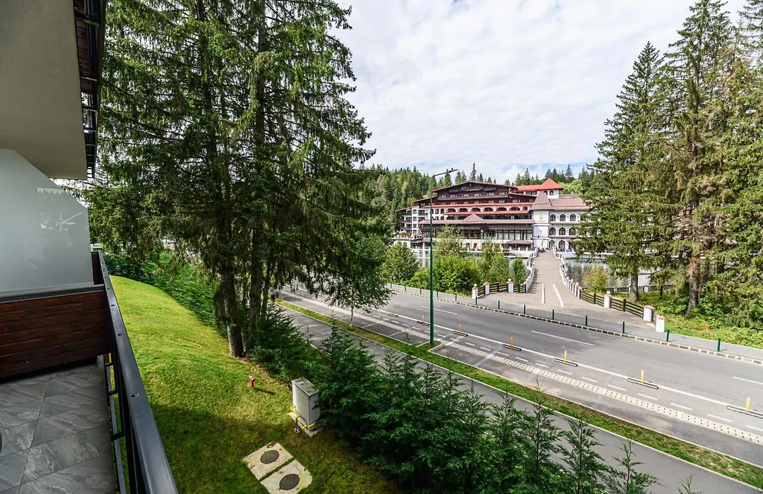 Poiana View Apartment With Private Parking-1