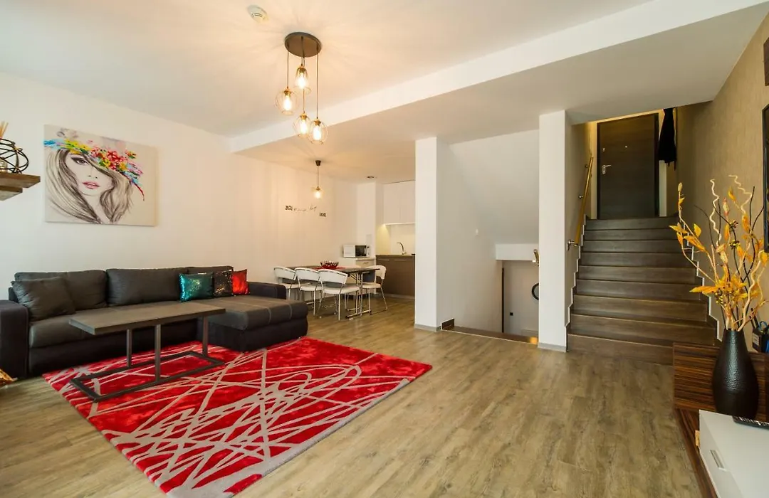 Silver Mountain A21 Friendly Apartment-1