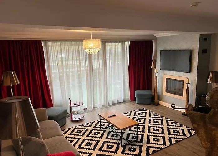 SilverDeluxe Poiana Braşov