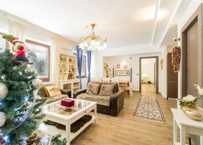 Charming 3-Bedroom Apartment Poiana Braşov