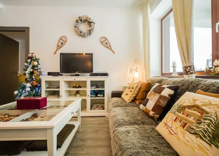 Charming 3-Bedroom Apartment Poiana Braşov